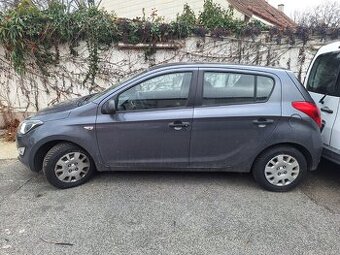 HYUNDAI I20 1,2 BENZÍN ROK 2013