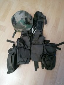 Taktická vesta +helma +pláštenka na airsoft - 1