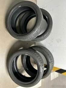 Pirelli P ZERO 245/40/19