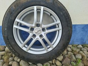 Elektrony so zimnými pneumatikami  215/65 R17