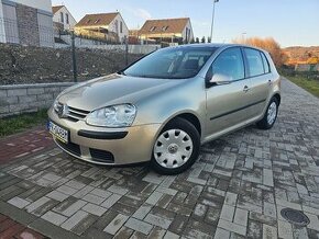 VOLKSWAGEN GOLF V 1.4  - 1. MAJITEL 105 000km