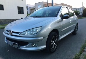 Peugeot 206 1.4i 55kw Benzín 2009 Garážované 121 000km