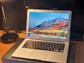 Apple MacBook Air Late 2010 - 1