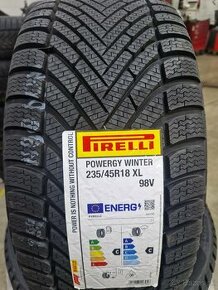 Pirelli  235/45 R18 zimne