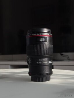 Canon EF 100mm f/2.8 Macro USM IS