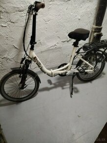 Starší elektrický bicykel v dobrom stave