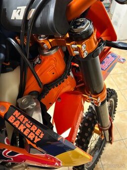 Okuliare/ bryle/ triple clamp ktm six days s drziakmi