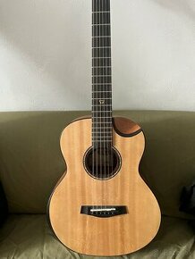 Elektroakusticka gitara Traveller Redland Concert Spruce