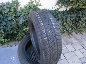 Predám 2x zimné pneu Pirelli 235/55 R19 105HXL