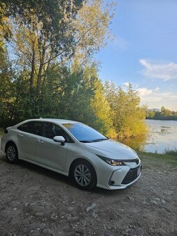 Toyota Corolla 1.5 Dynamic Force, automat, 2700km