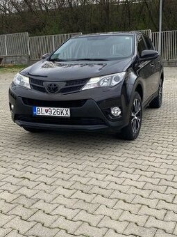 Toyota RAV4 2.2 l D-4D Premium REZERVOVANĚ