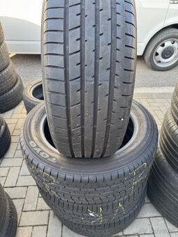 225/55R19 Toyo