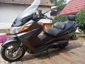 Suzuki Burgman 400 rok 2004