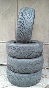 Predám 4-Zimné pneumatiky Michelin Pilot 255/55 R18