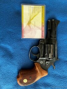 REVOLVER ZHR 831