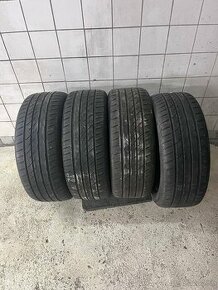 Pneu 215/55 R17 - 1