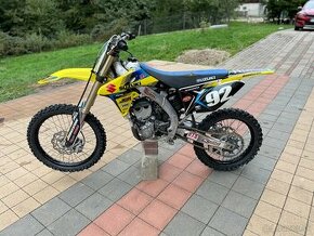 Suzuki RMZ 250 - 1