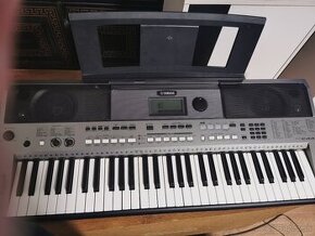 Yamaha PSR E443