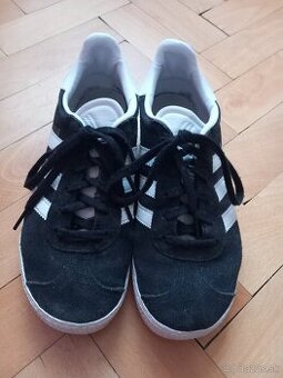 Čiernobiele tenisky zn. Adidas Gazelle v.36