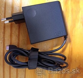 Univerzálny výkonný  45W USB C napájací adaptér