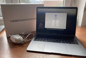 MacBook AIr (Retina, 13-Palcový,2019)