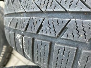 Predám Pneu 235/65r17 - 1