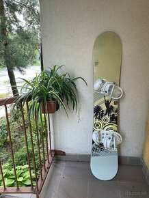 Snowboard s burton viazanim pre vysku 168-183cm