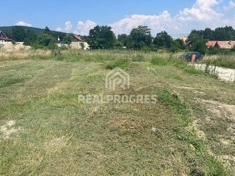 Na predaj pozemky Nitrianske Hrnčiarovce - 1