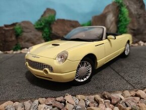 prodám model 1:18 ford thunderbird Cabrio 2000