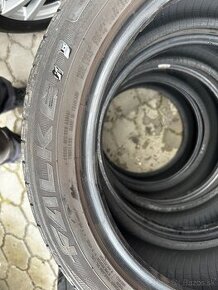 215/50 R18