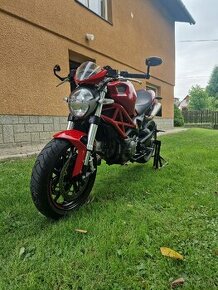 Ducati monster 796 - 1