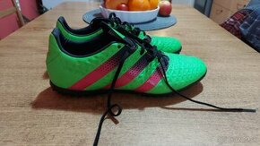 Turfy ADIDAS UK 8 1/2