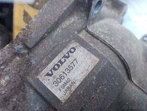 Volvo v40 1.8 GDI benzin rok 2000 92kw