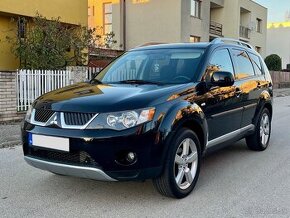 Mitsubishi Outlander 2.0 Di-D Intense 4WD / 7-miestne