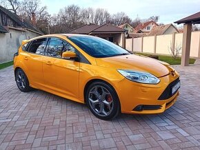 Ford Focus ST 2.0 EcoBoost SCTi ST R