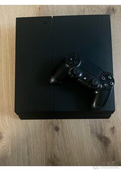 Playstation 4 + ovládač + PS4 hry