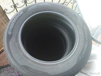 Hankook 215/65 R17