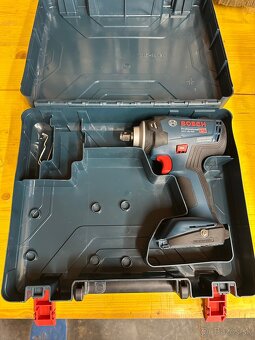 BOSCH GDS 18V-400 rázovy uťahovák