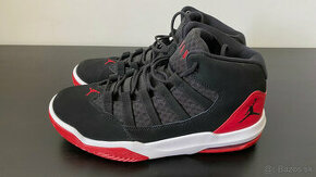 NIKE Air Jordan MAX AURA ''Black Gym Red'' 43