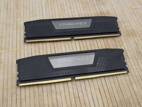 Corsair 32GB KIT DDR5 5600MHz CL36 Vengeance Black (záruka)