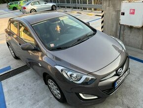 Hyundai i30 Petrol - manual- 2013 - 106000 km