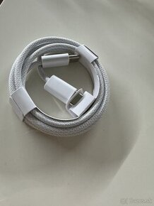 Obojstranny USB C kabel