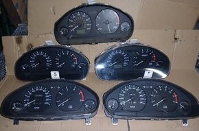 Mitsubishi Carisma  - tachometer