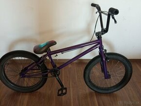 BMX Mongoose Legion L40 20" rok 2021