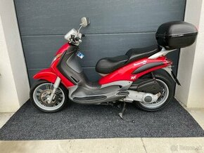 Piaggio Beverly 200