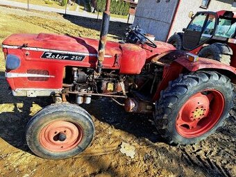 PREDAM TRAKTOR ZETOR 2511 CENA 2500€