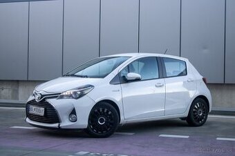 Toyota Yaris 1.5 Hybrid Active e-CVT - 1