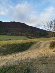 Rekreačný pozemok v Košeckom Podhradí, 727 m2 - 1