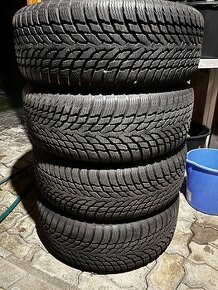 Zimné pneu 215/55 R16 NOKIAN + disky a puklice Citroën