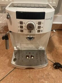 kávovar Delonghi Magnifica S